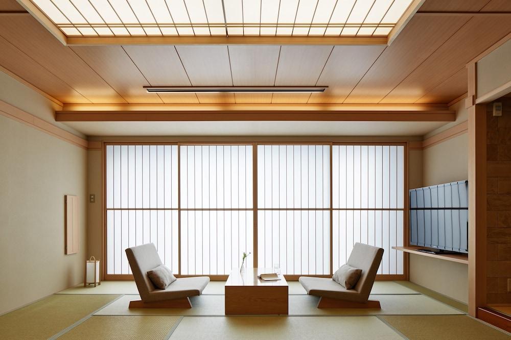 Fujikawaguchiko Onsen Konanso Ξενοδοχείο Εξωτερικό φωτογραφία A shōji window