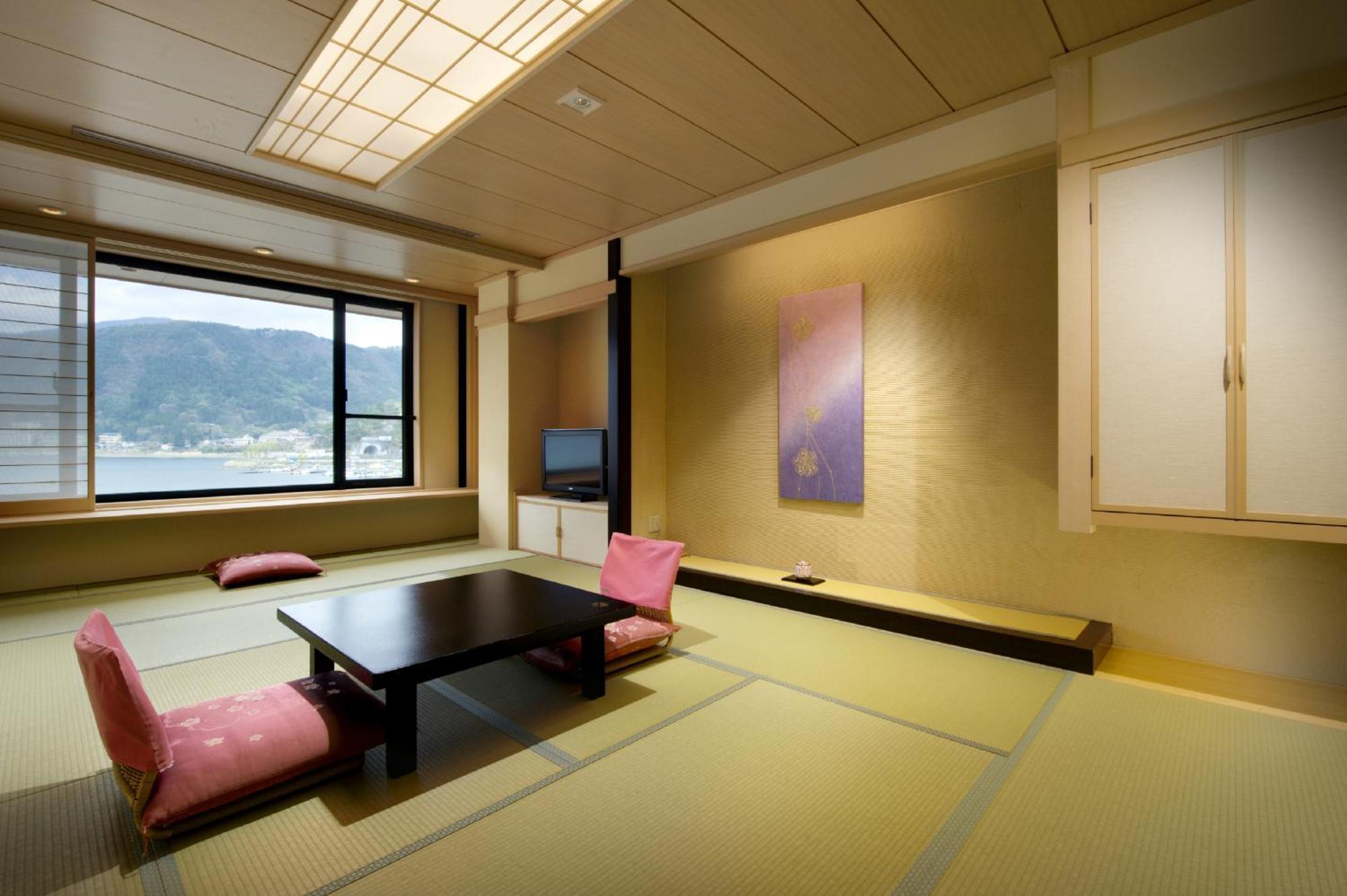 Fujikawaguchiko Onsen Konanso Ξενοδοχείο Εξωτερικό φωτογραφία A traditional Japanese room