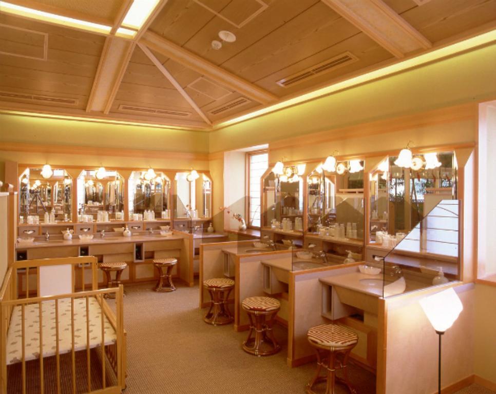 Fujikawaguchiko Onsen Konanso Ξενοδοχείο Εξωτερικό φωτογραφία A traditional onsen