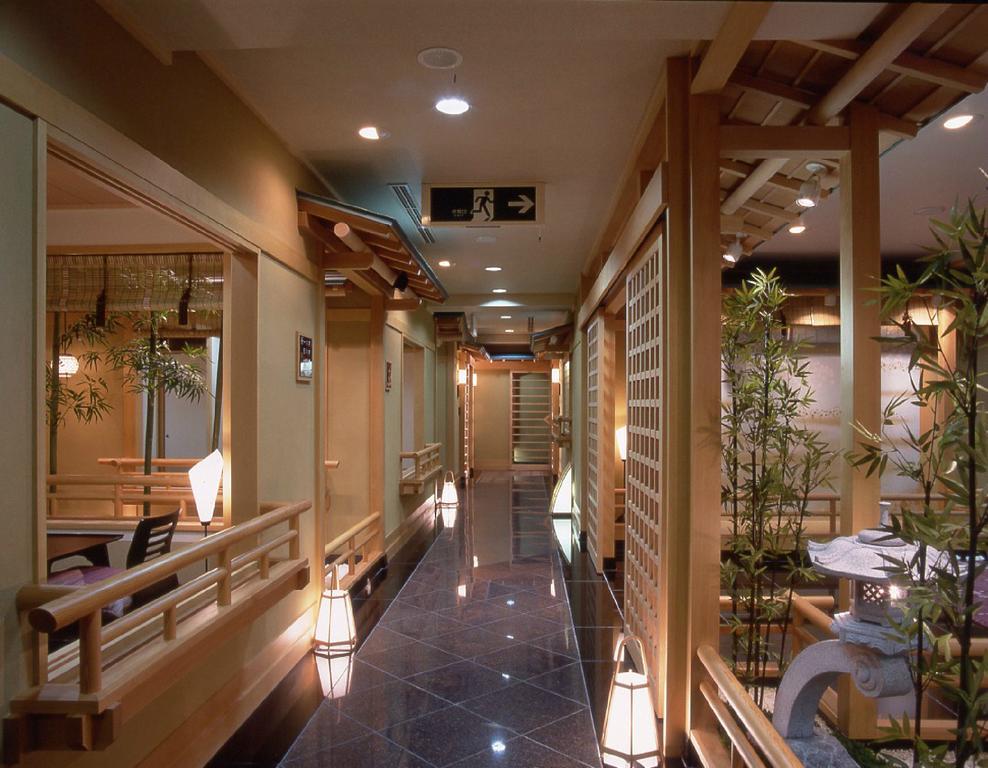 Fujikawaguchiko Onsen Konanso Ξενοδοχείο Εξωτερικό φωτογραφία A corridor in a ryokan