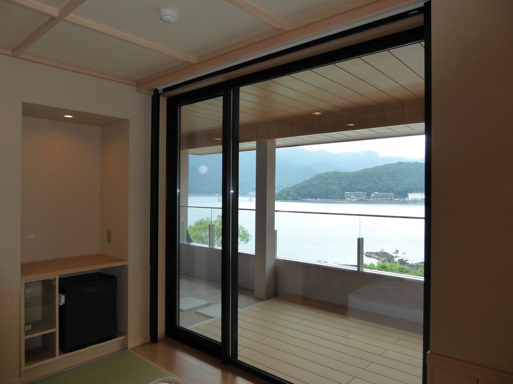 Fujikawaguchiko Onsen Konanso Ξενοδοχείο Εξωτερικό φωτογραφία A sliding door