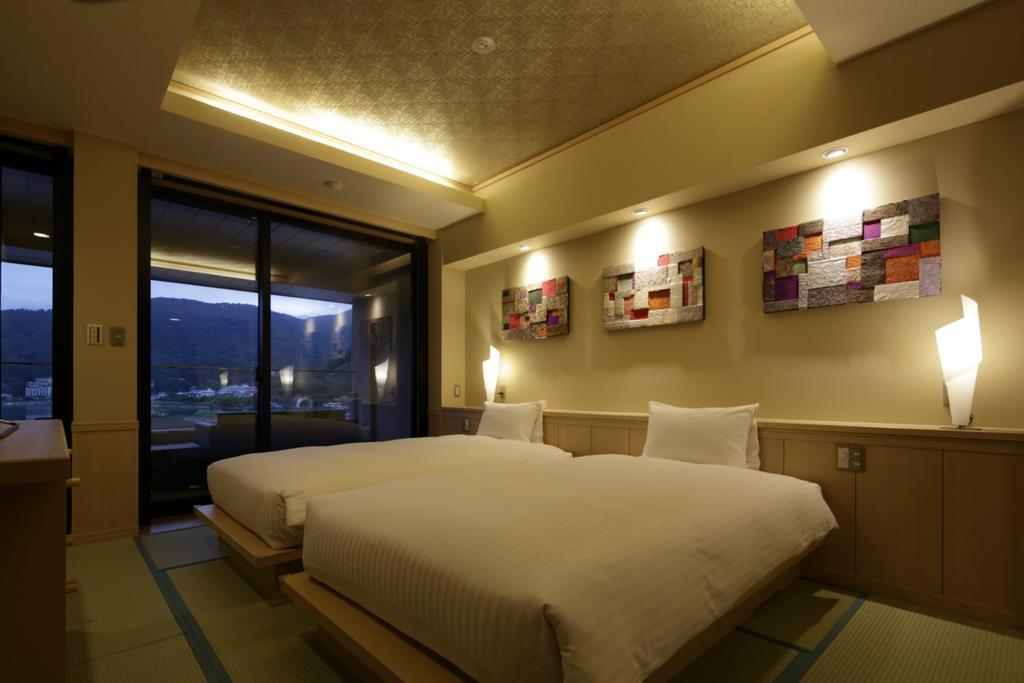 Fujikawaguchiko Onsen Konanso Ξενοδοχείο Εξωτερικό φωτογραφία A room at the hotel