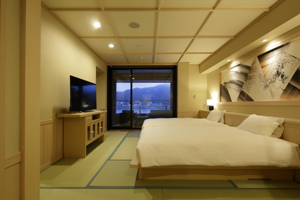 Fujikawaguchiko Onsen Konanso Ξενοδοχείο Εξωτερικό φωτογραφία A room at the hotel