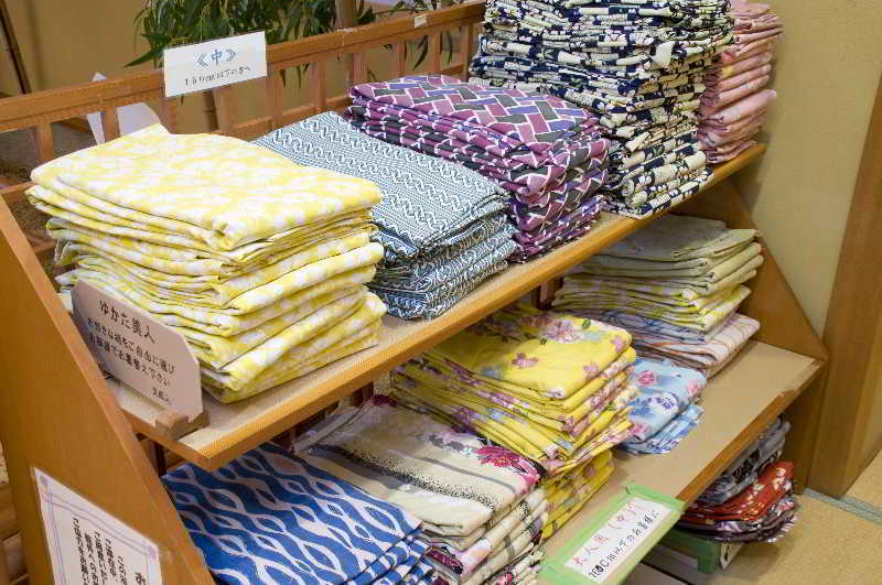 Fujikawaguchiko Onsen Konanso Ξενοδοχείο Εξωτερικό φωτογραφία A display of various types of Furoshiki