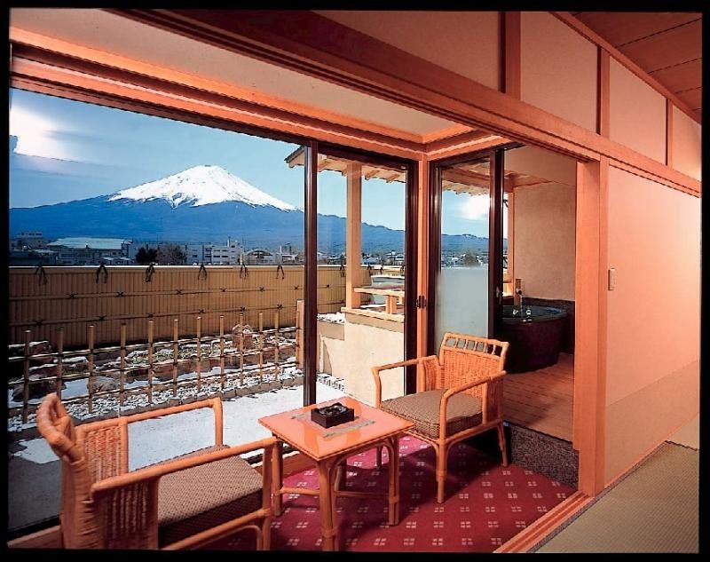 Fujikawaguchiko Onsen Konanso Ξενοδοχείο Εξωτερικό φωτογραφία A room at the hotel